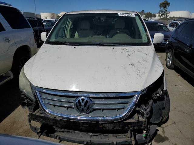 2V4RW3D1XAR354096 2010 Volkswagen Routan Se