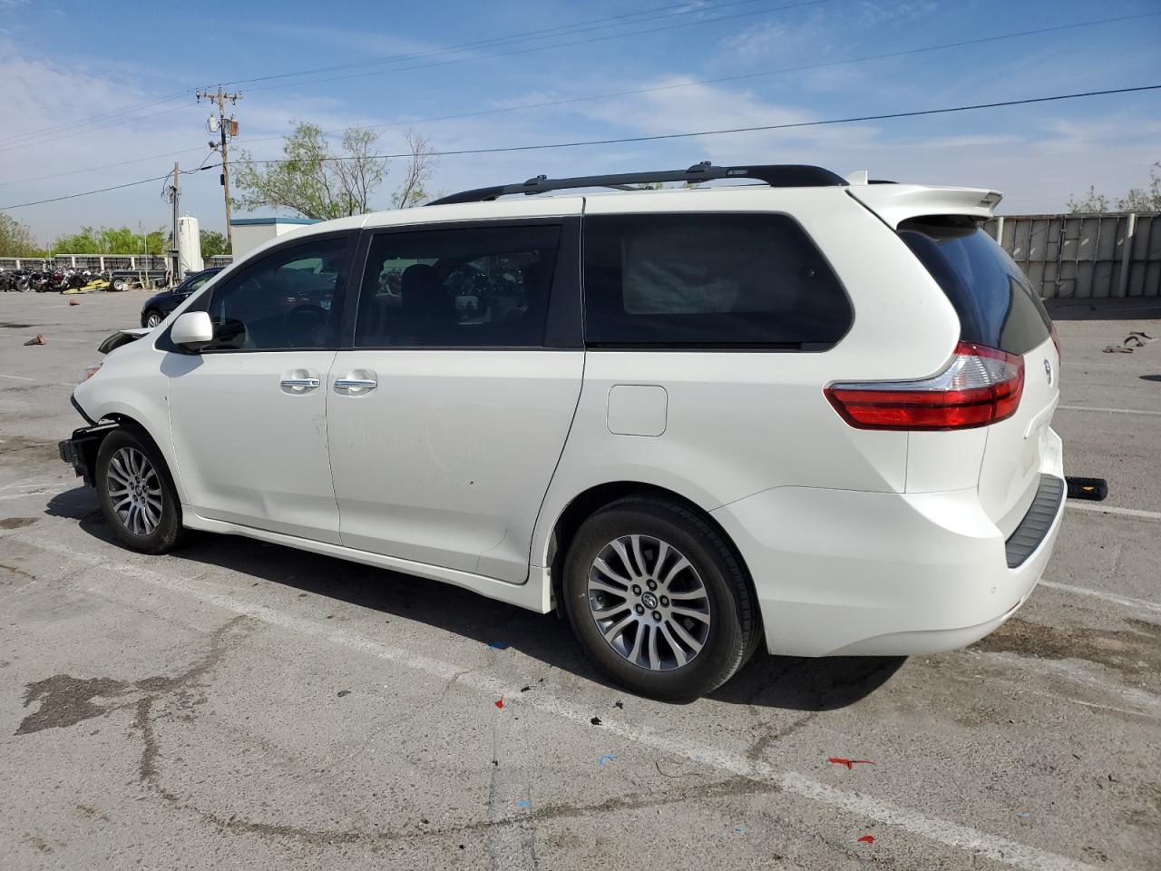 2018 Toyota Sienna Xle vin: 5TDYZ3DC9JS955070