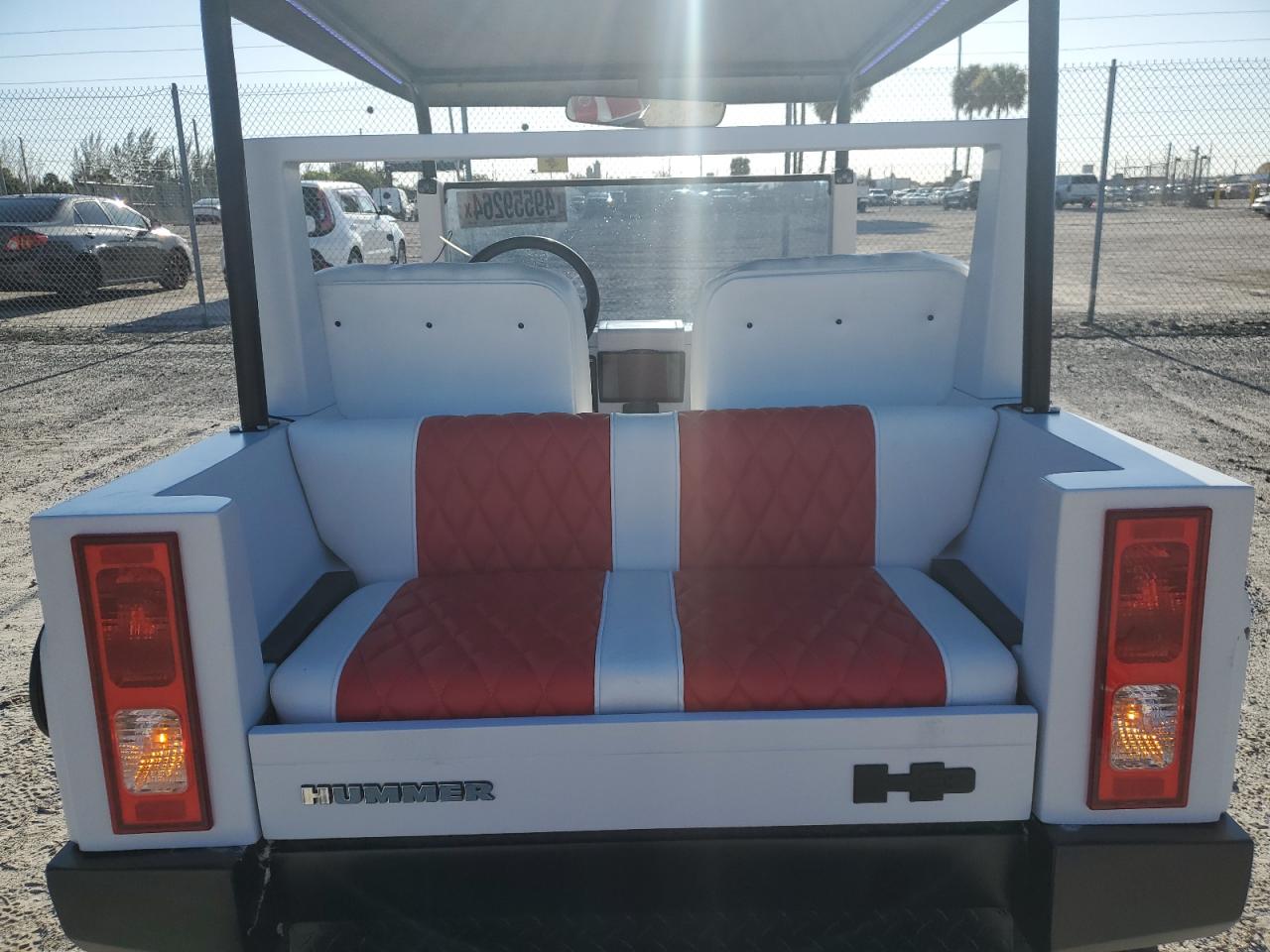 EGCAHE4298C814899 2011 Hummer Golfcart