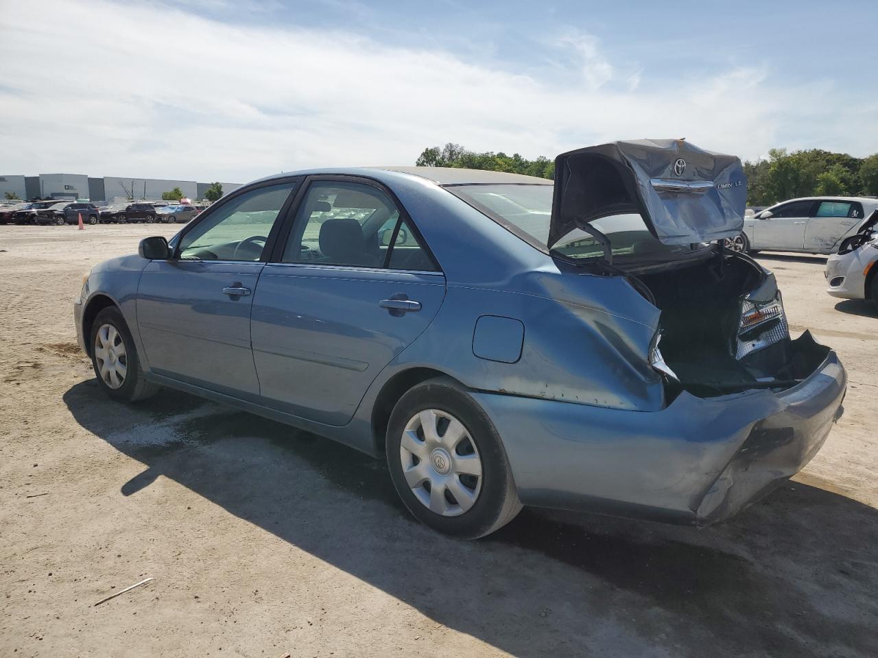 4T1BE32K82U598226 2002 Toyota Camry Le