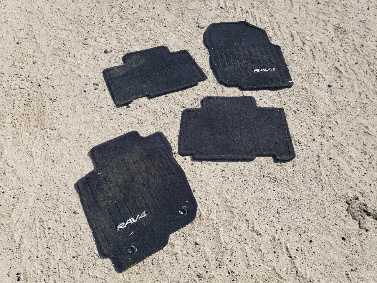 2T3YFREV3HW403603 2017 Toyota Rav4 Limited