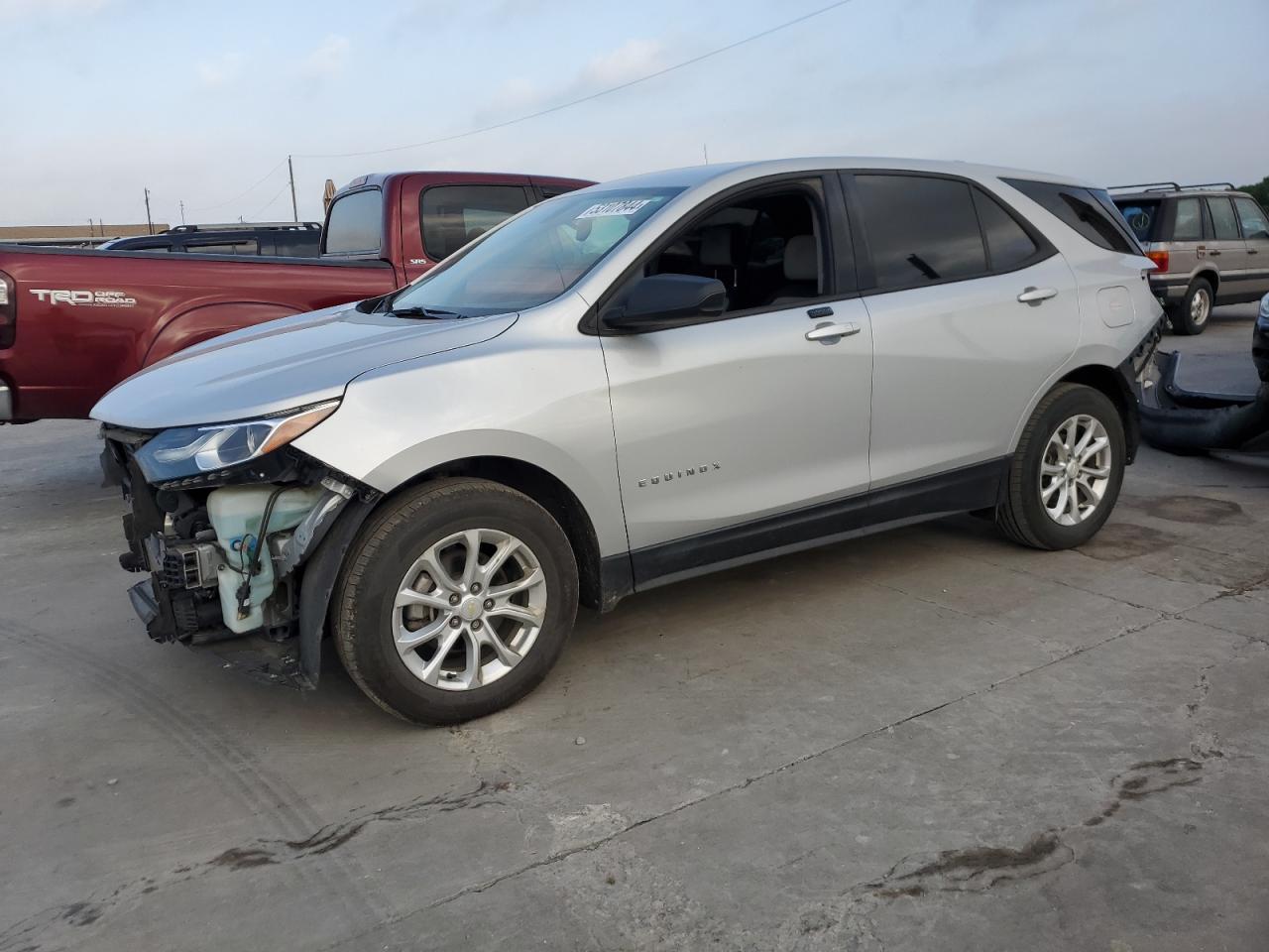 2GNAXHEV6J6127824 2018 Chevrolet Equinox Ls