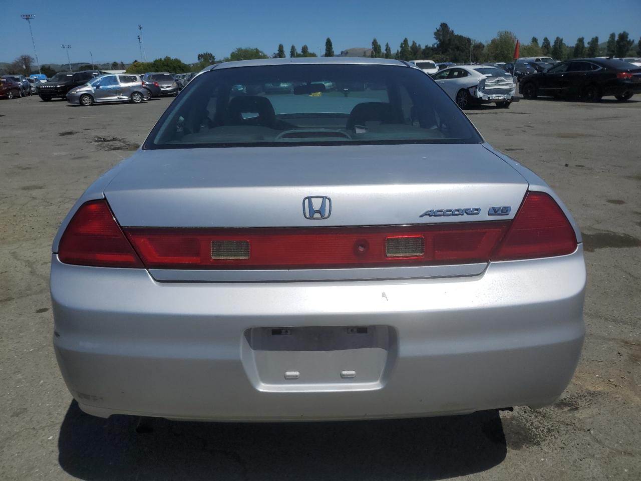 1HGCG22572A030852 2002 Honda Accord Ex