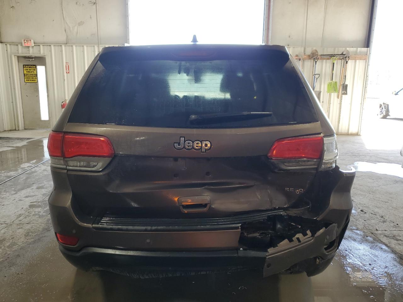 1C4RJEAG1JC412358 2018 Jeep Grand Cherokee Laredo