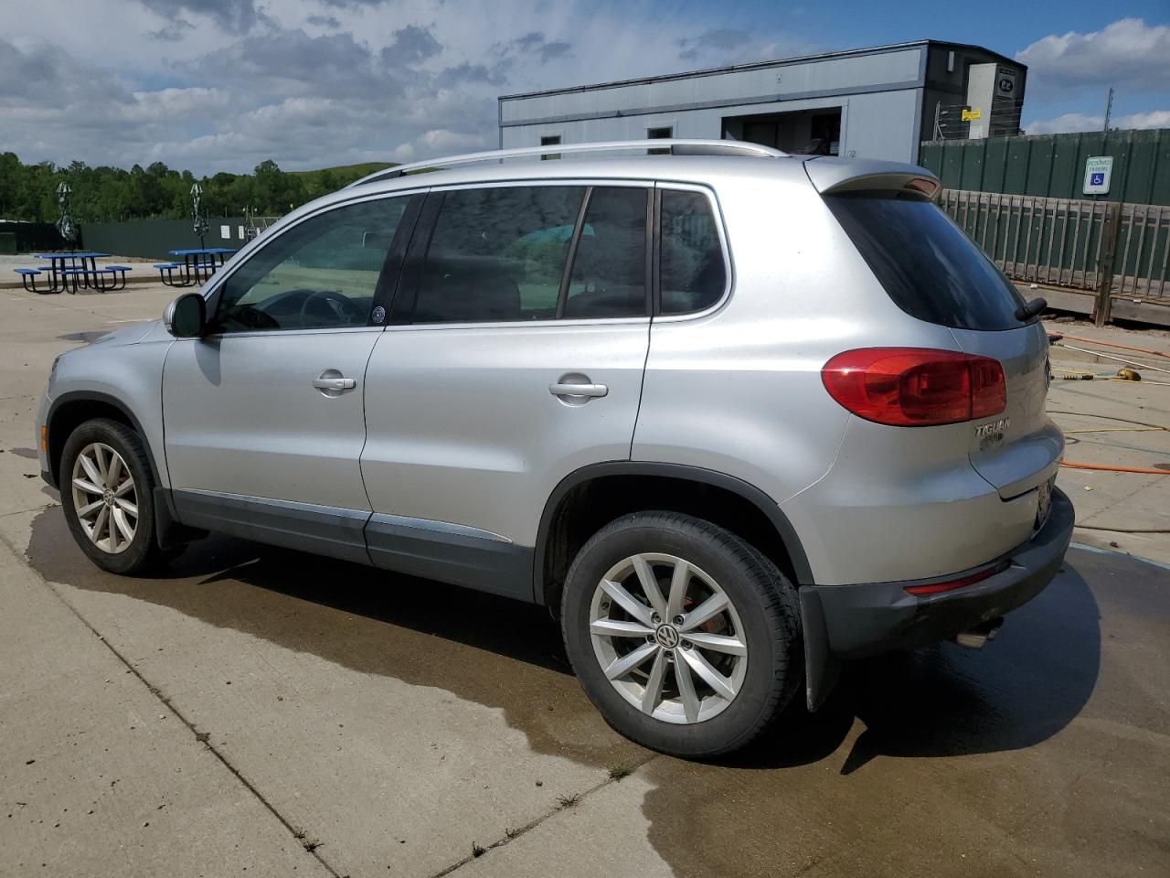 WVGSV7AX5HK009187 2017 Volkswagen Tiguan Wolfsburg