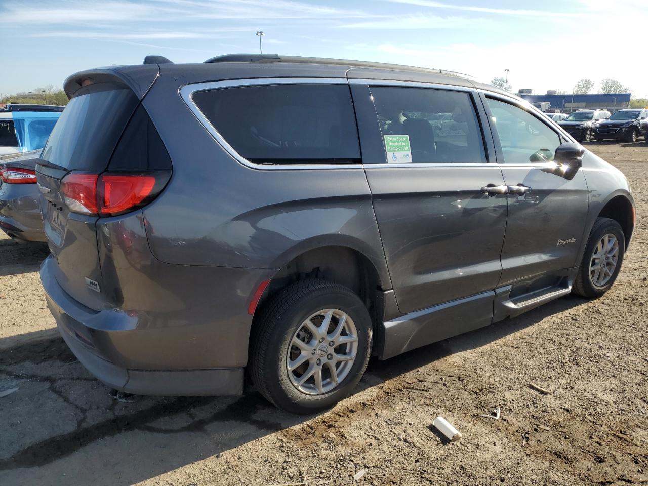 Lot #2905035101 2021 CHRYSLER VOYAGER LX