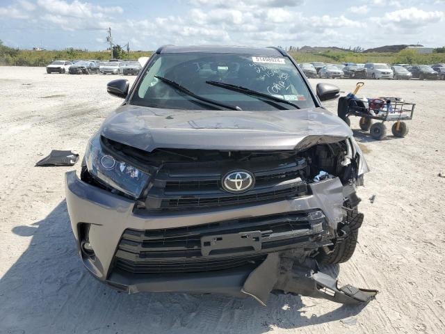 2019 Toyota Highlander Se VIN: 5TDJZRFH0KS621590 Lot: 51498924