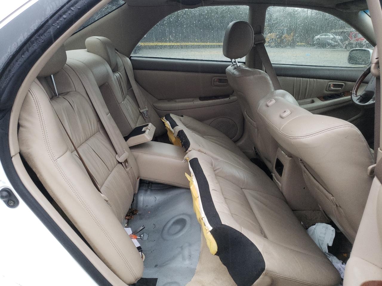 JT8BF28G010304823 2001 Lexus Es 300