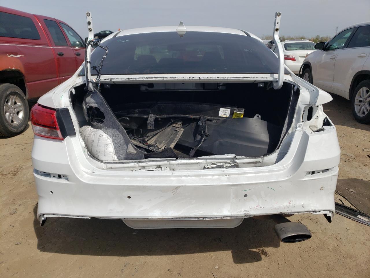 5XXGT4L3XKG348053 2019 Kia Optima Lx