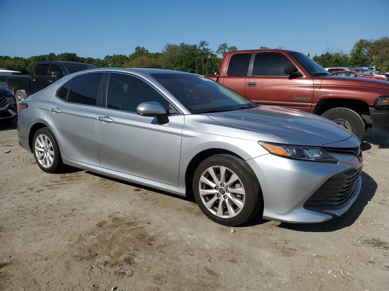 4T1B11HK4JU092351 2018 Toyota Camry L