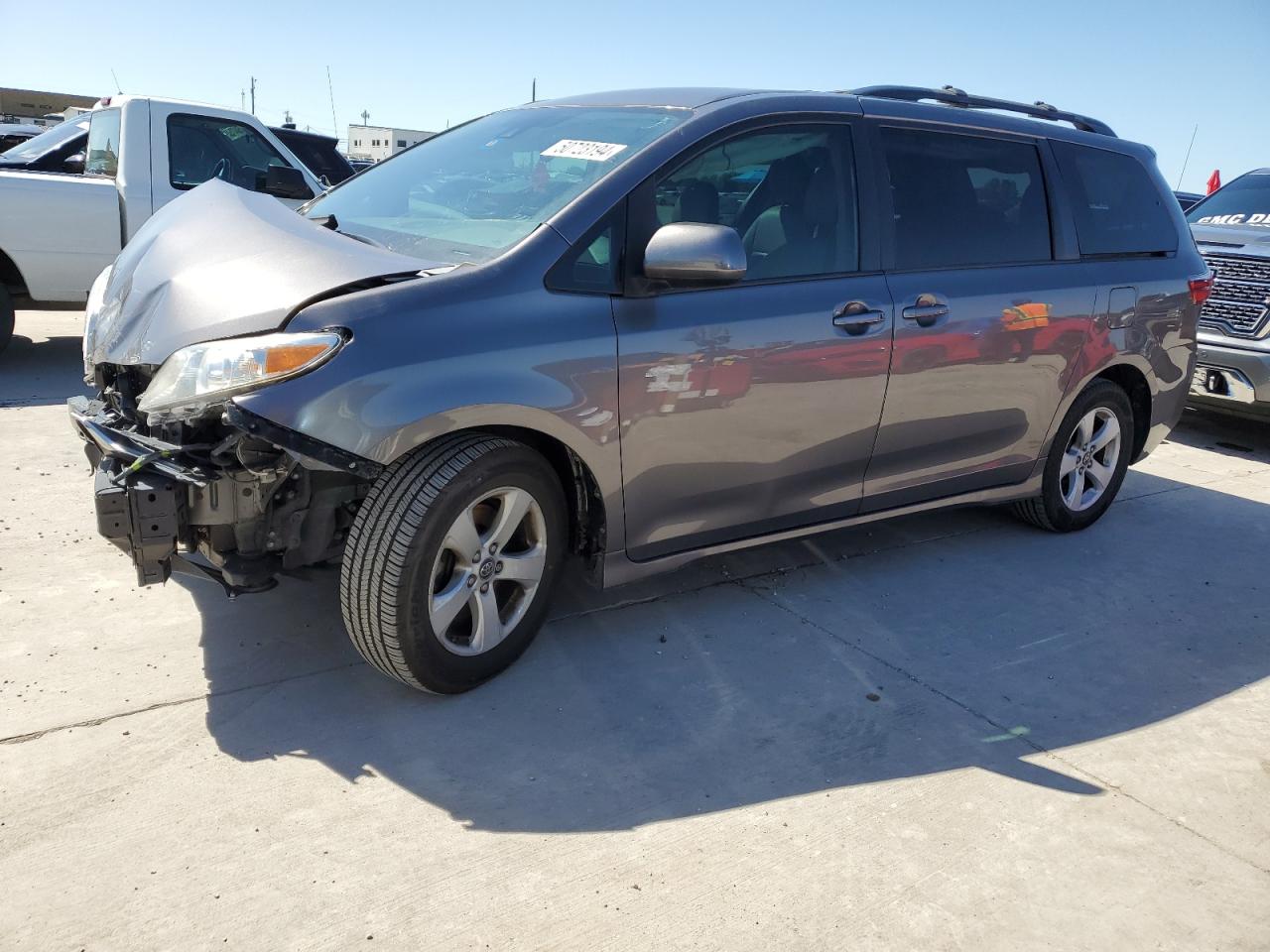 2018 Toyota Sienna Le vin: 5TDKZ3DC0JS935604