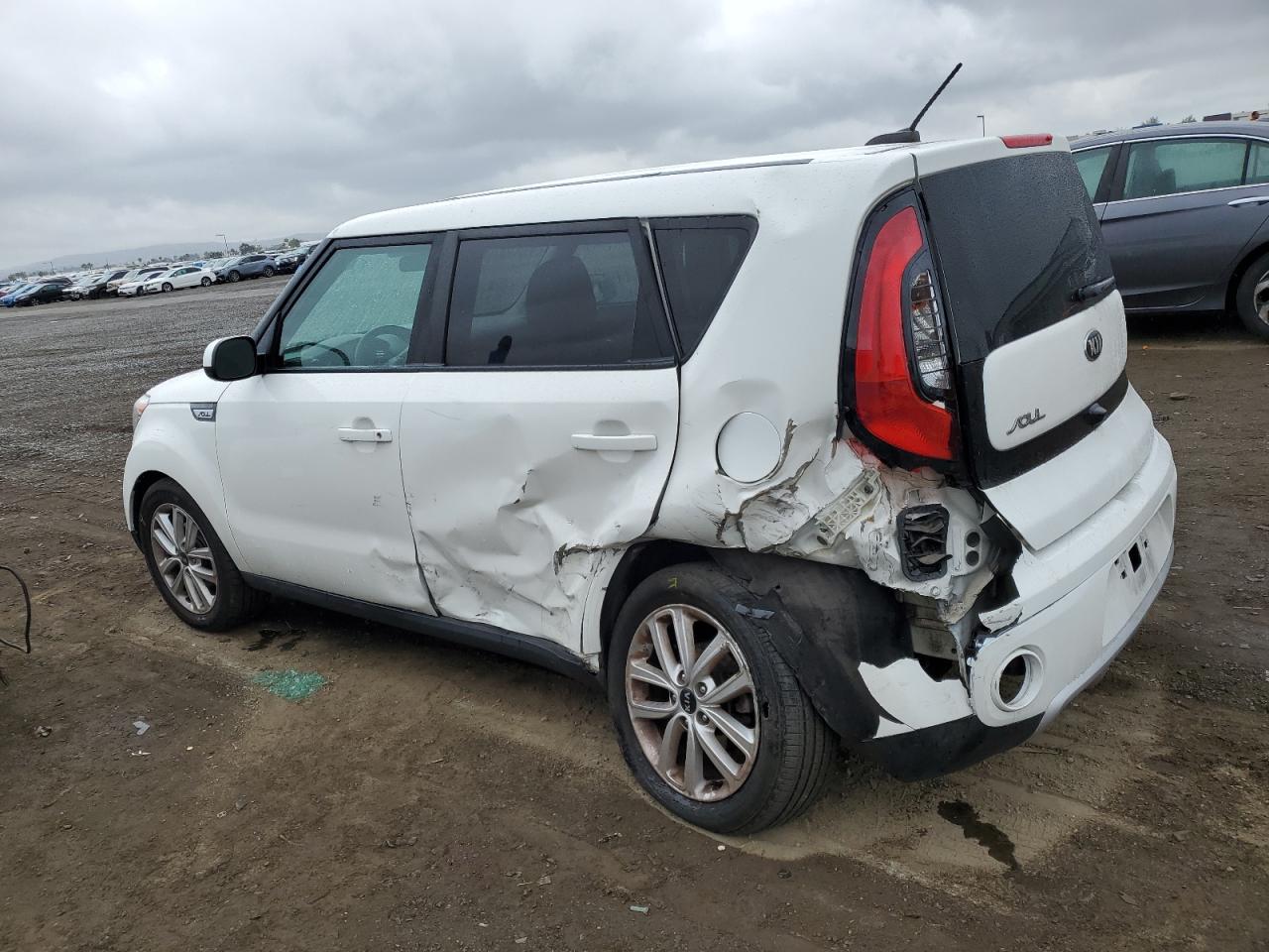 KNDJP3A58J7528972 2018 Kia Soul +