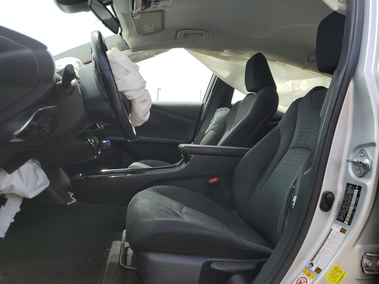 JTDKARFUXH3040293 2017 Toyota Prius