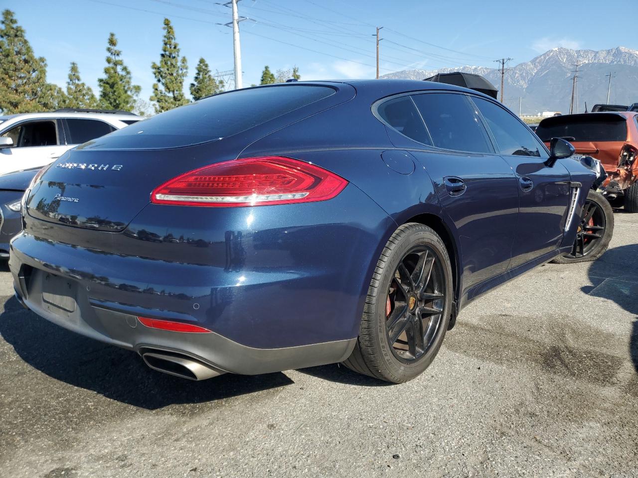 2014 Porsche Panamera 2 vin: WP0AA2A76EL009669