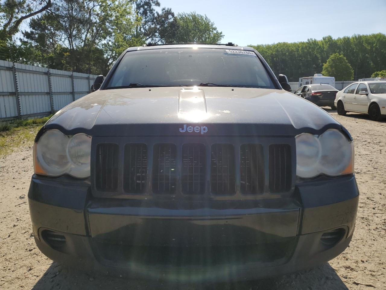 1J4PR4GK3AC129363 2010 Jeep Grand Cherokee Laredo