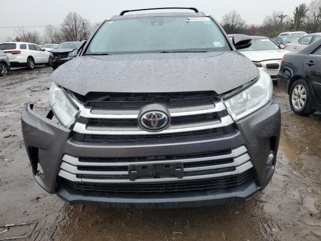 VIN 5TDJZRFH2KS704860 2019 Toyota Highlander, SE no.5