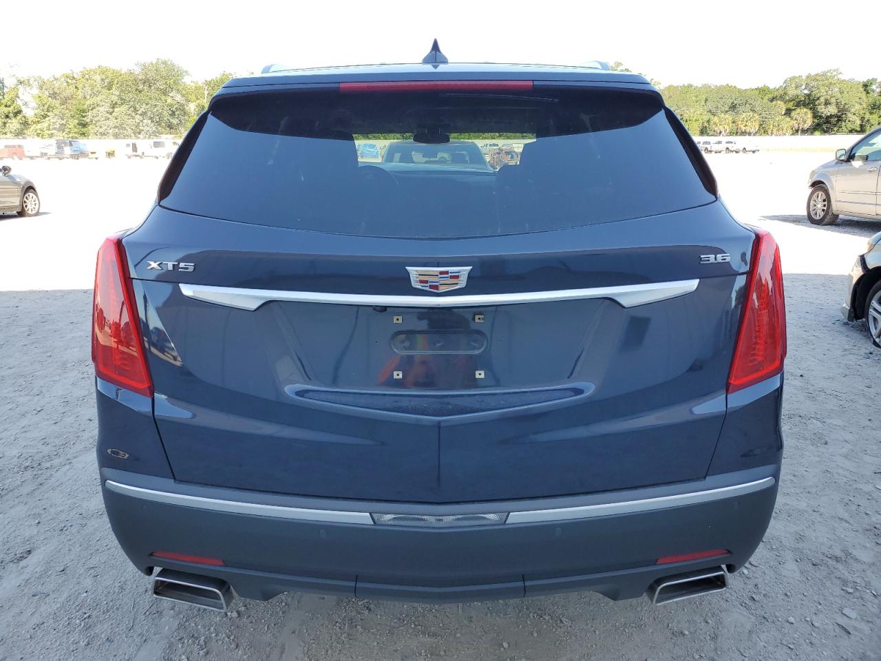 1GYKNARSXHZ255180 2017 Cadillac Xt5