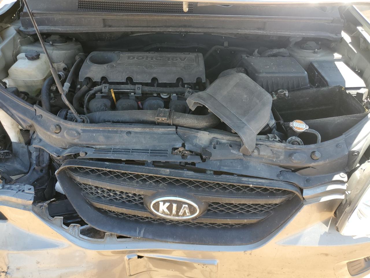 KNAFG529997274684 2009 Kia Rondo Base