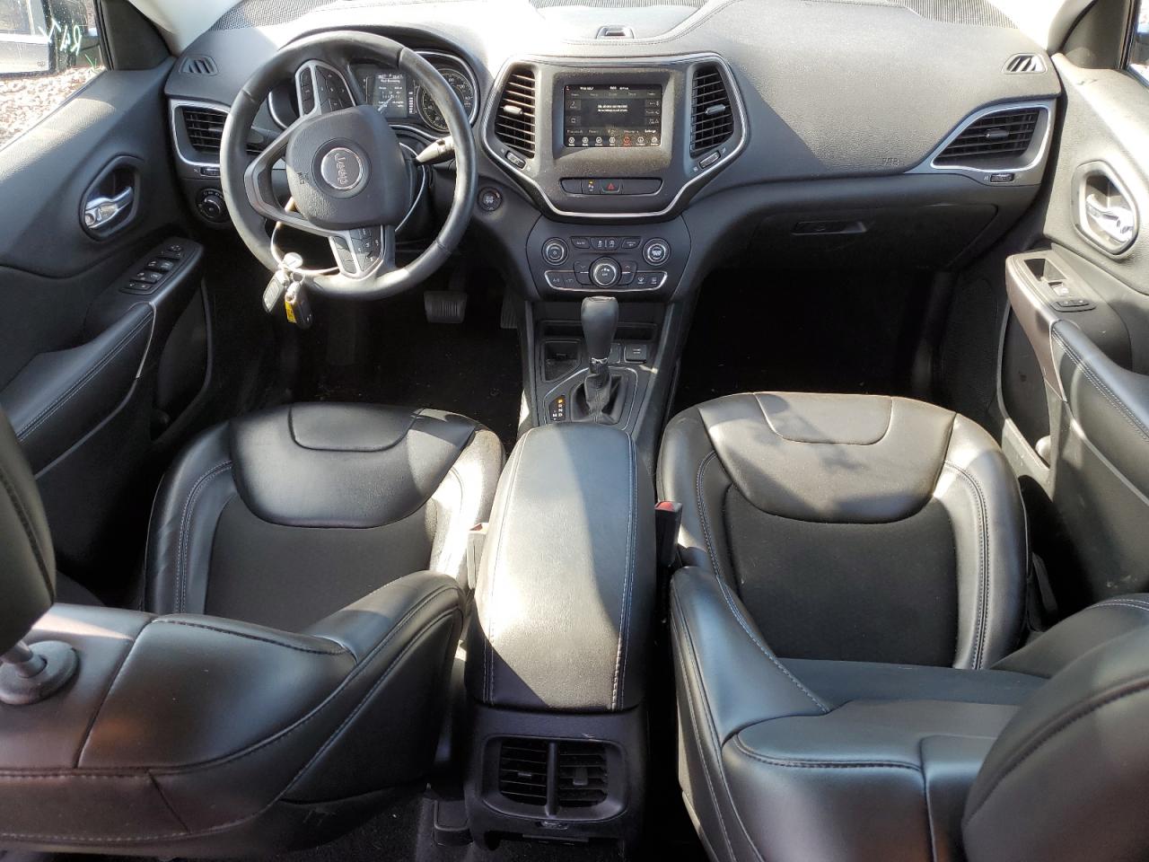 1C4PJLLBXKD312882 2019 Jeep Cherokee Latitude Plus