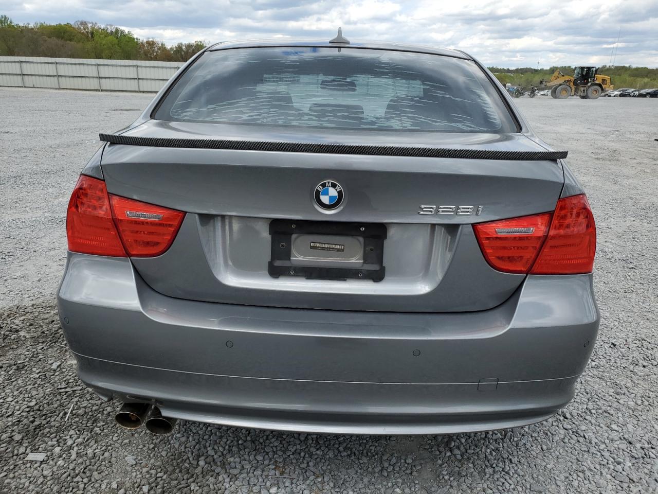 WBAPH7G57BNN04923 2011 BMW 328 I