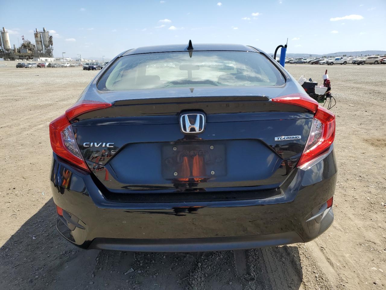 JHMFC1F94JX006971 2018 Honda Civic Touring