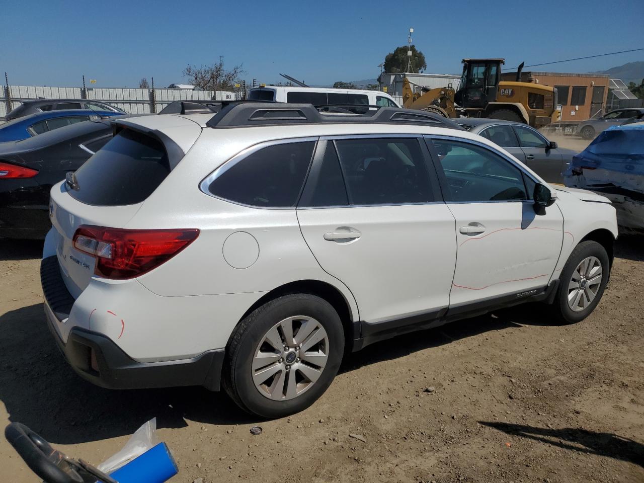 2018 Subaru Outback 2.5I Premium vin: 4S4BSAHC8J3350723