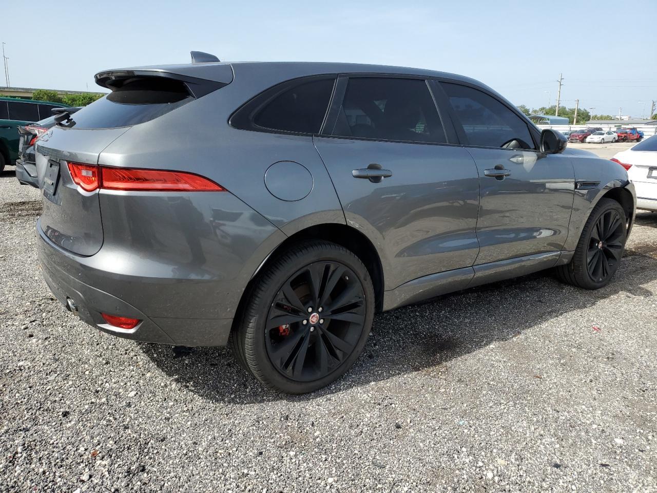 2017 Jaguar F-Pace Premium vin: SADCJ2BV2HA880062