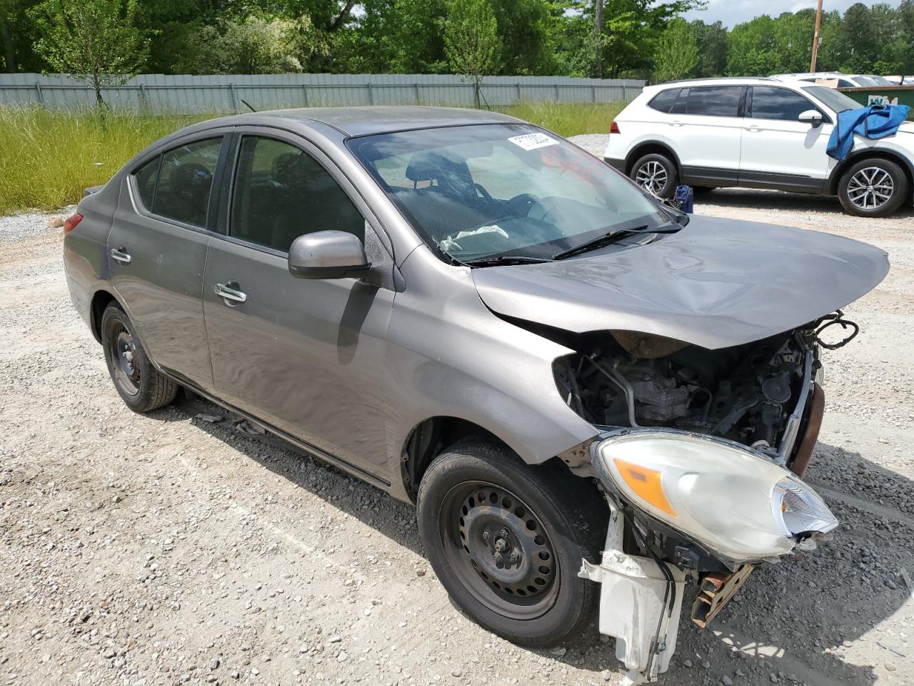 2013 Nissan Versa S vin: 3N1CN7AP8DL828960