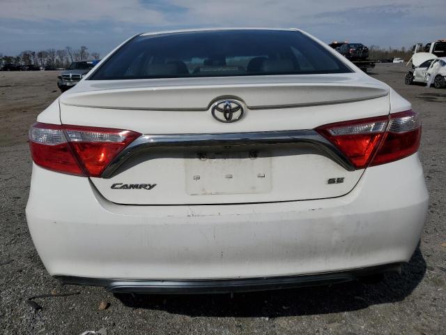 Lot #2489098555 2016 TOYOTA CAMRY LE salvage car