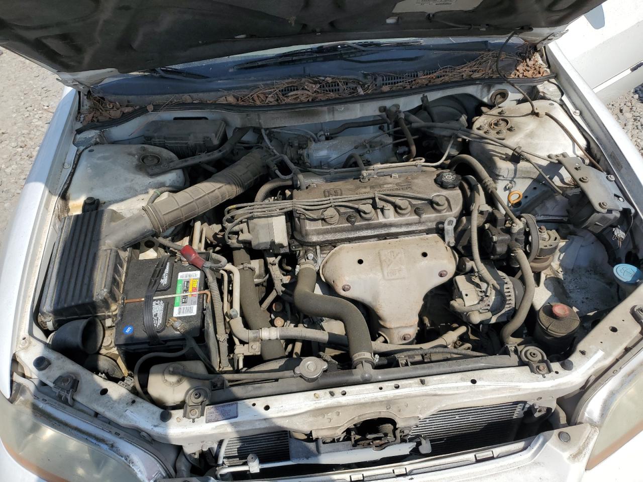 1HGCG564XYA063310 2000 Honda Accord Lx
