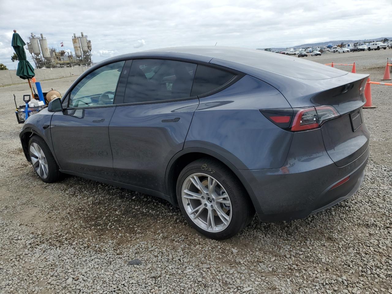 7SAYGDEEXPF857337 2023 Tesla Model Y