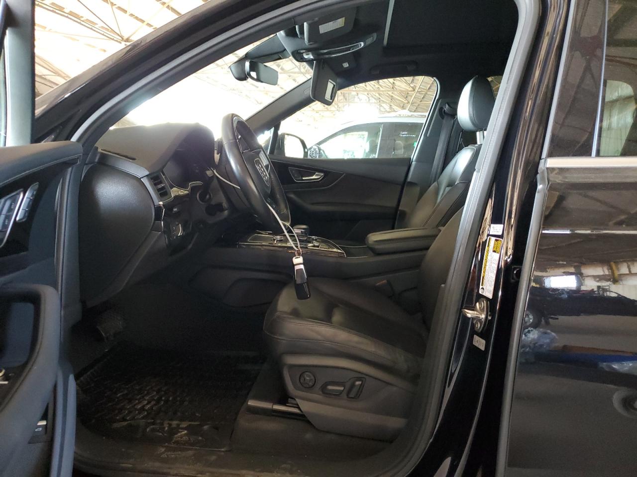 WA1LAAF70HD052585 2017 Audi Q7 Premium Plus