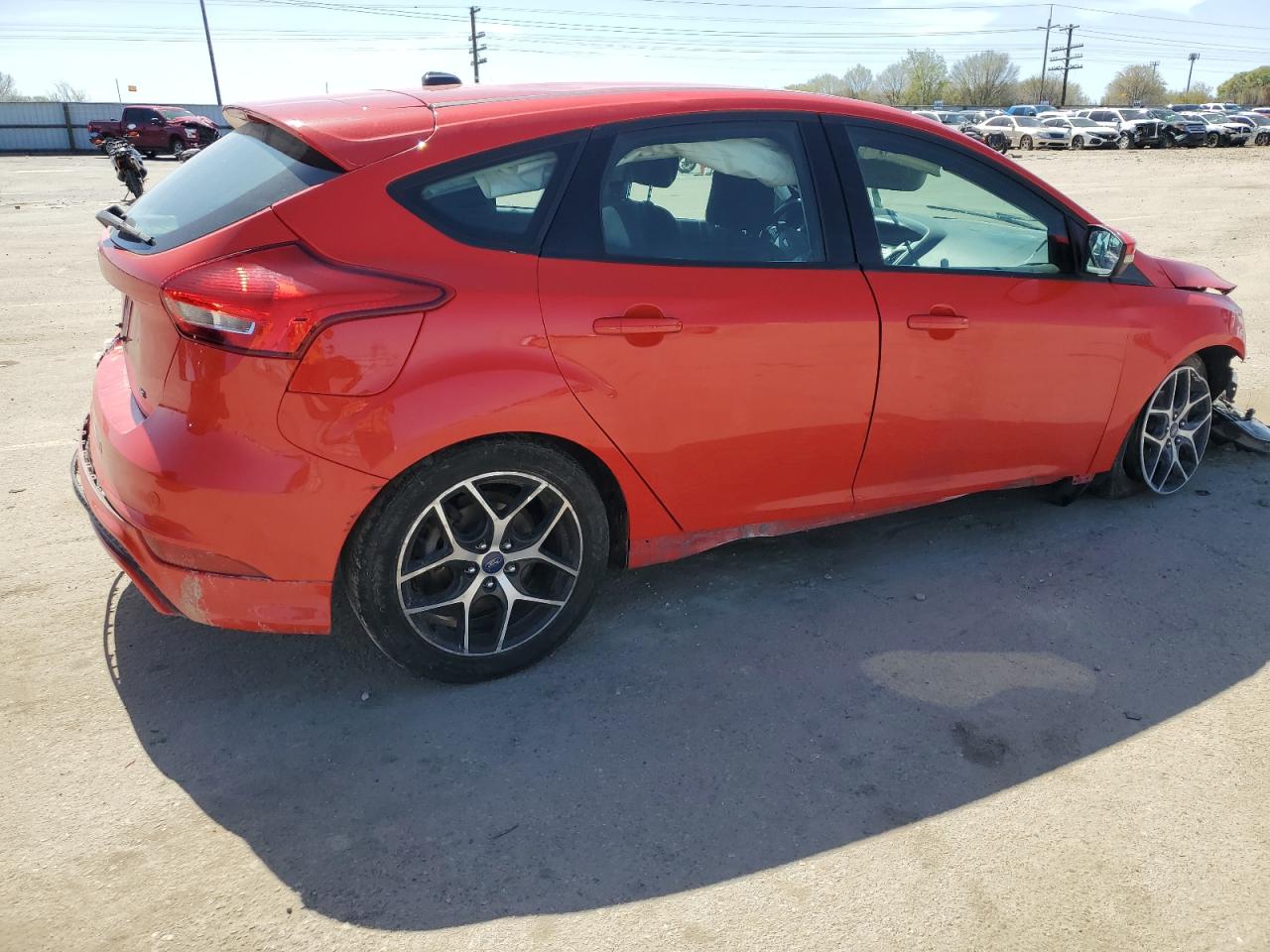 2016 Ford Focus Se vin: 1FADP3K29GL384274