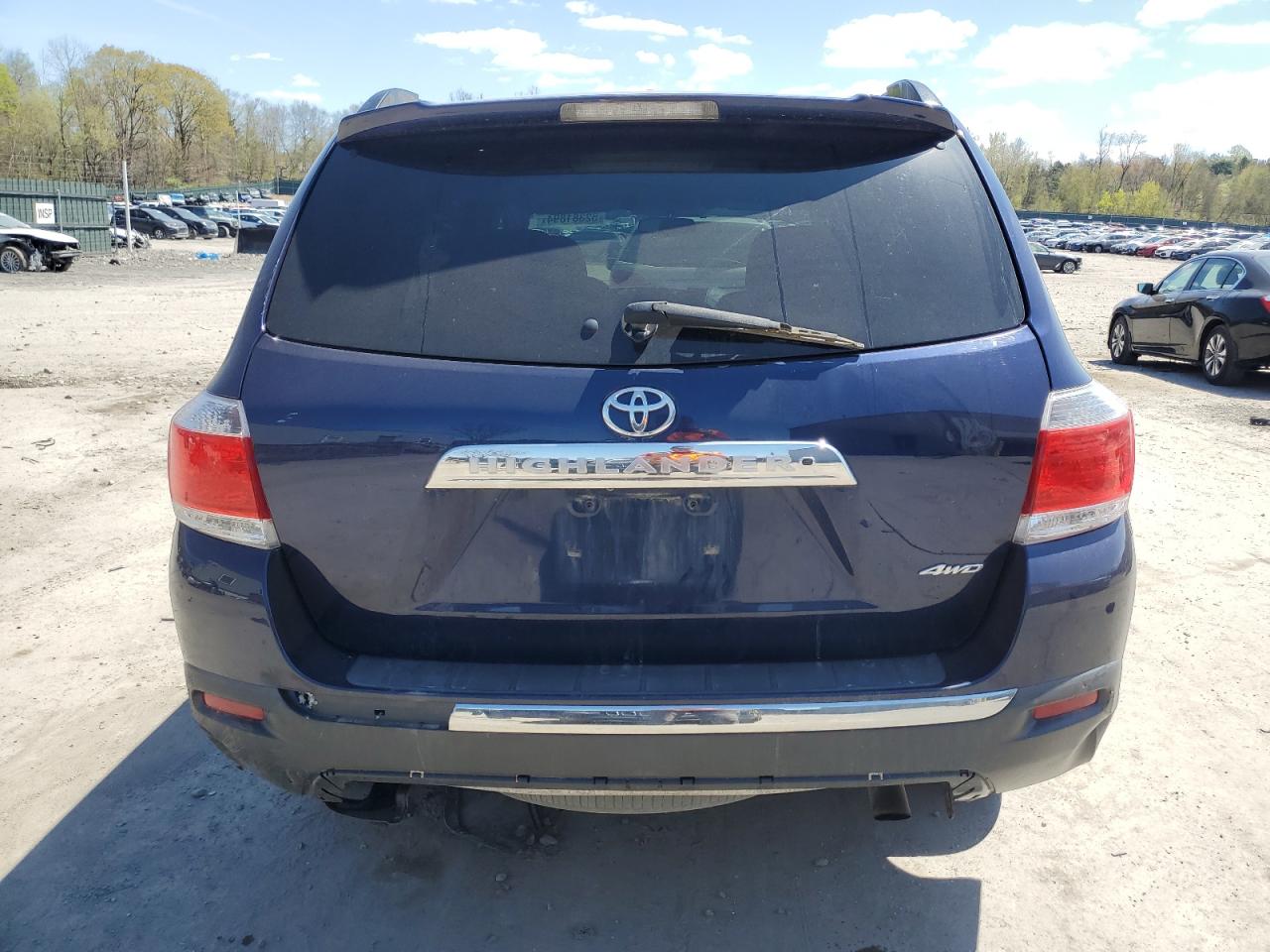 5TDBK3EH4CS136281 2012 Toyota Highlander Base