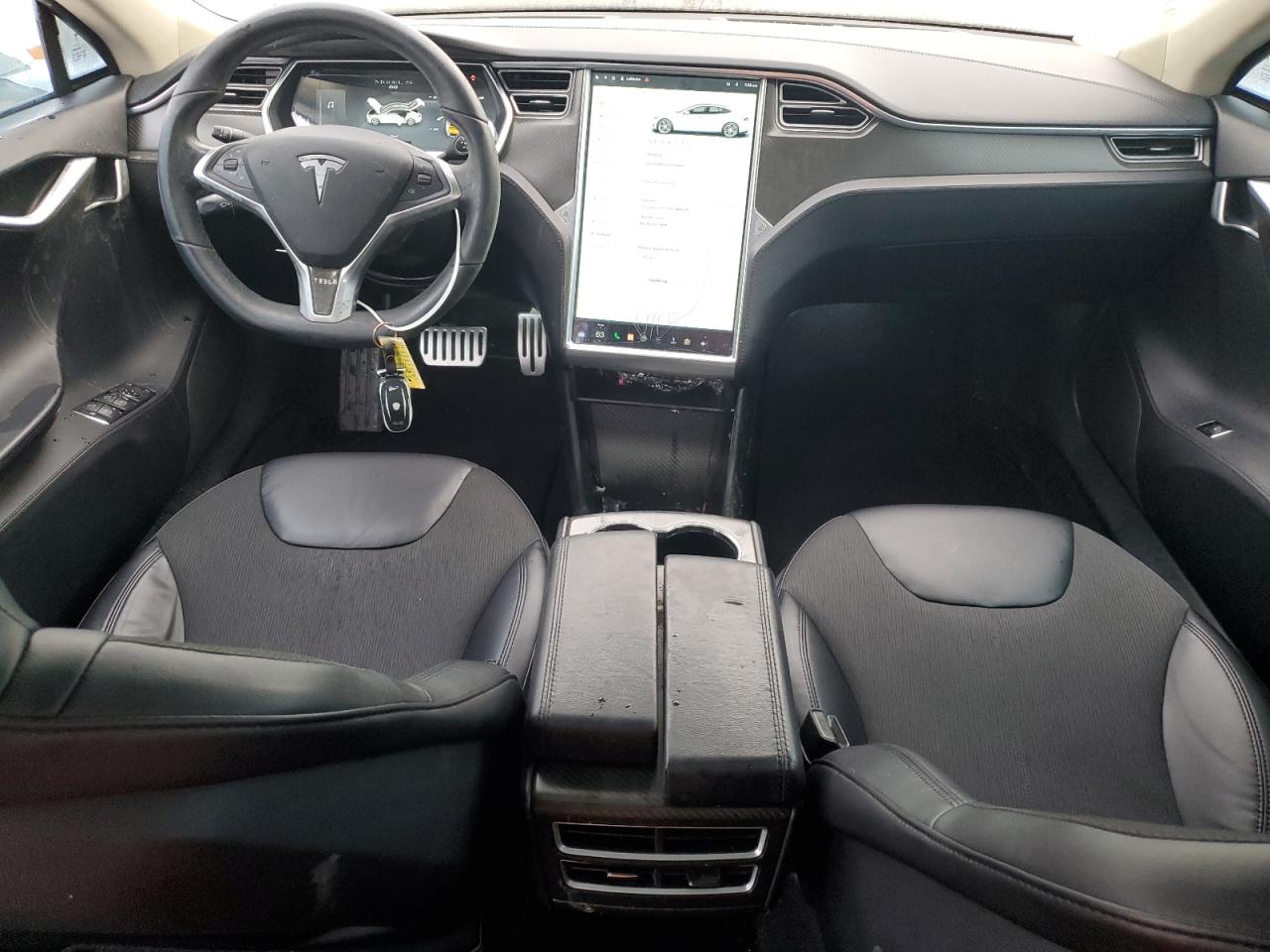 2013 Tesla Model S vin: 5YJSA1CGXDFP22040