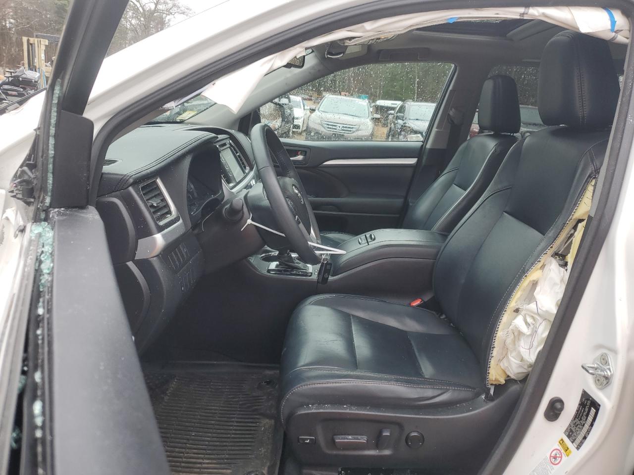 5TDJKRFH5GS334712 2016 Toyota Highlander Xle