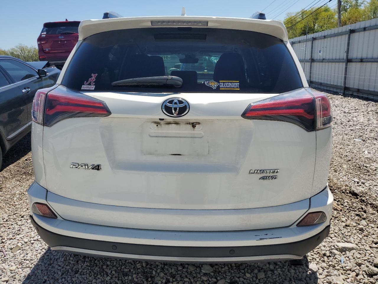 2T3DFREV8HW586608 2017 Toyota Rav4 Limited