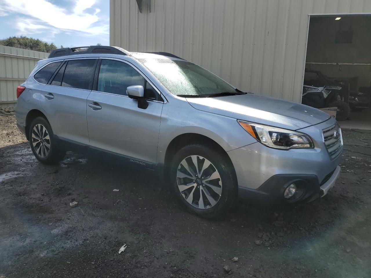 2015 Subaru Outback 3.6R Limited vin: 4S4BSENC7F3349968