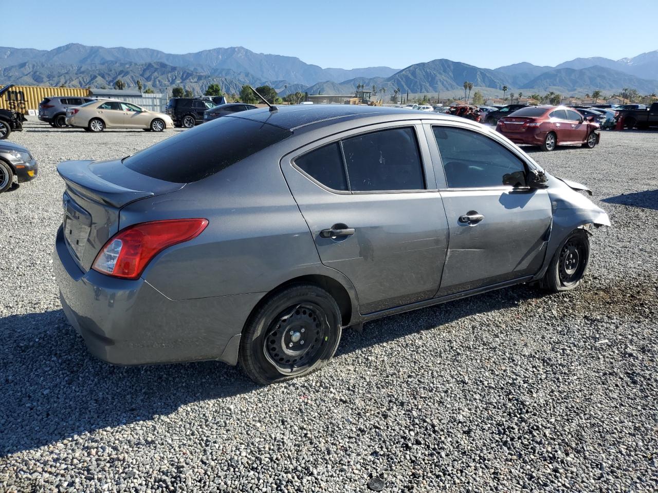 3N1CN7AP4HL823597 2017 Nissan Versa S