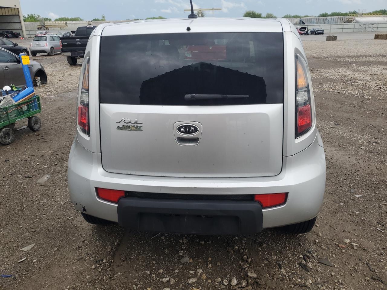 KNDJT2A21A7037686 2010 Kia Soul +