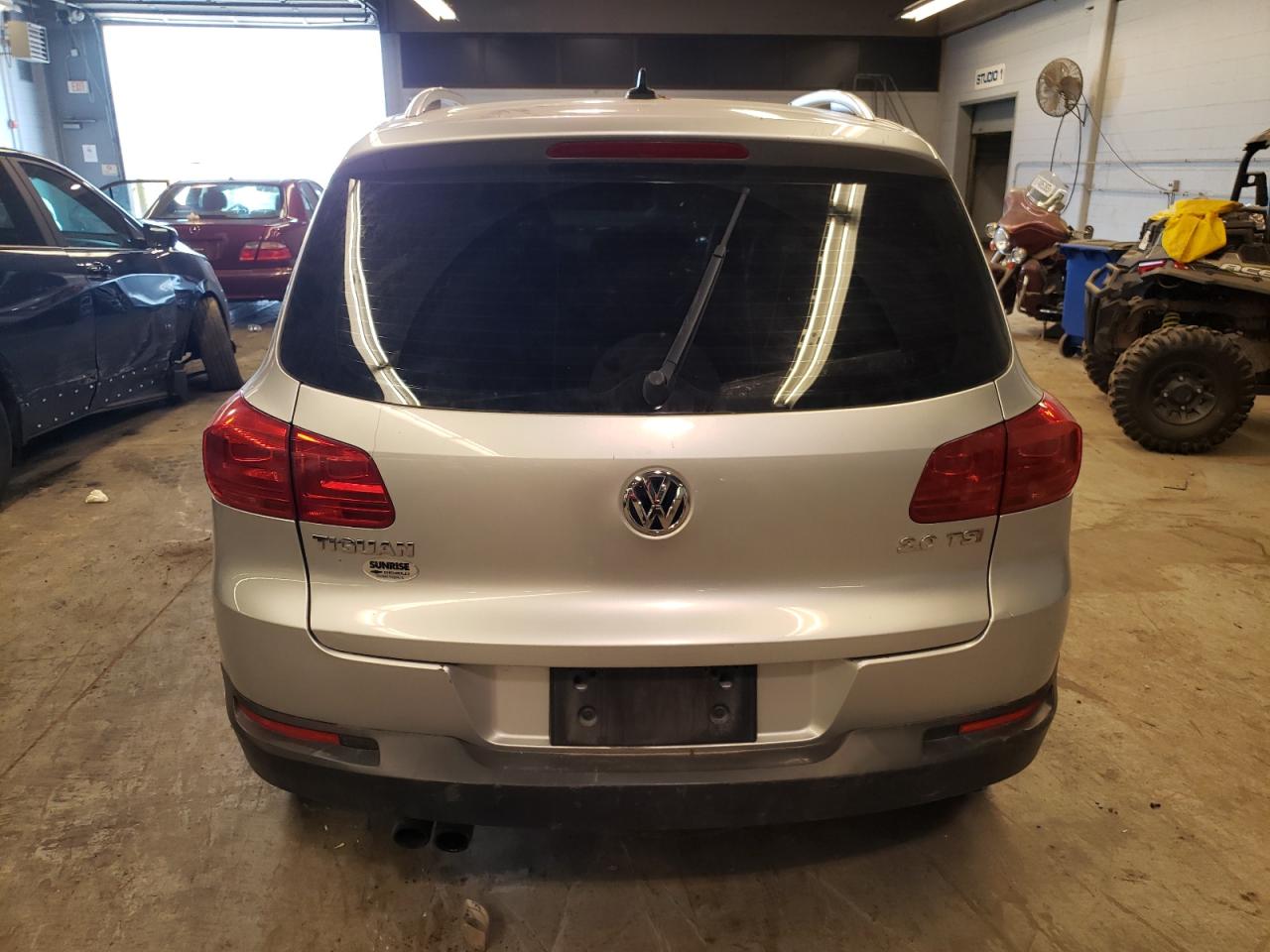 2013 Volkswagen Tiguan S vin: WVGAV7AX9DW543937