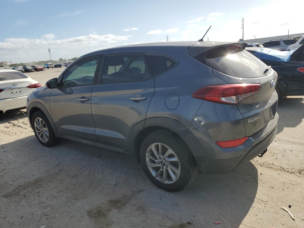 2018 Hyundai Tucson Se vin: KM8J23A48JU718290