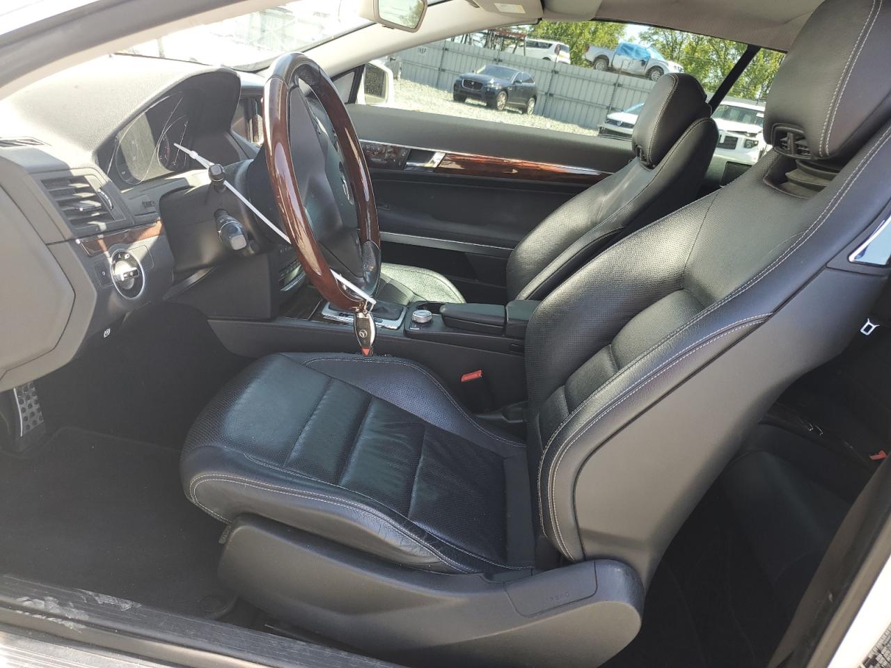 WDDKK5GF6BF075558 2011 Mercedes-Benz E 350