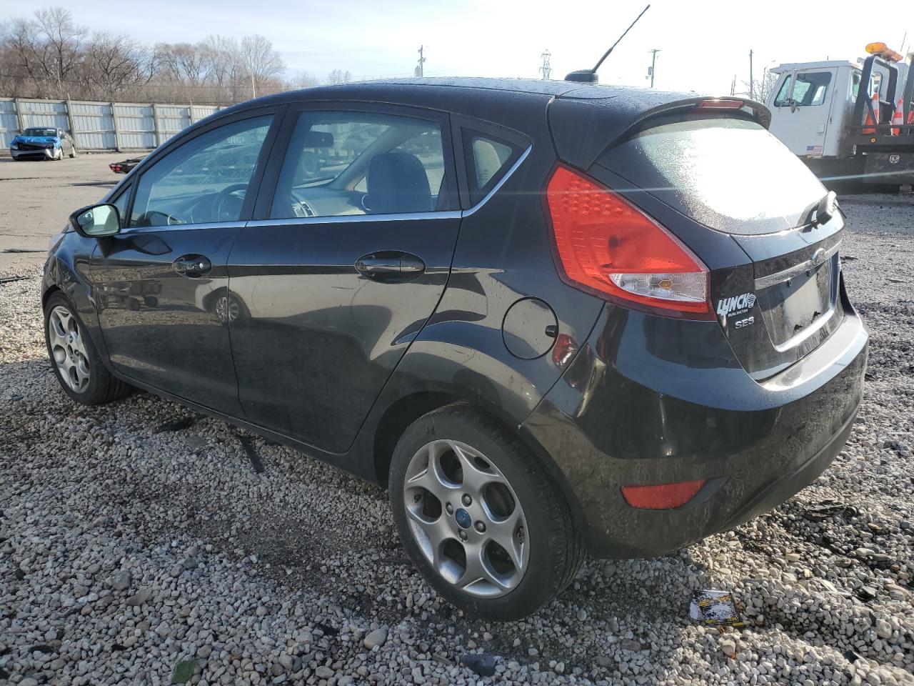 3FADP4FJ0BM189498 2011 Ford Fiesta Ses