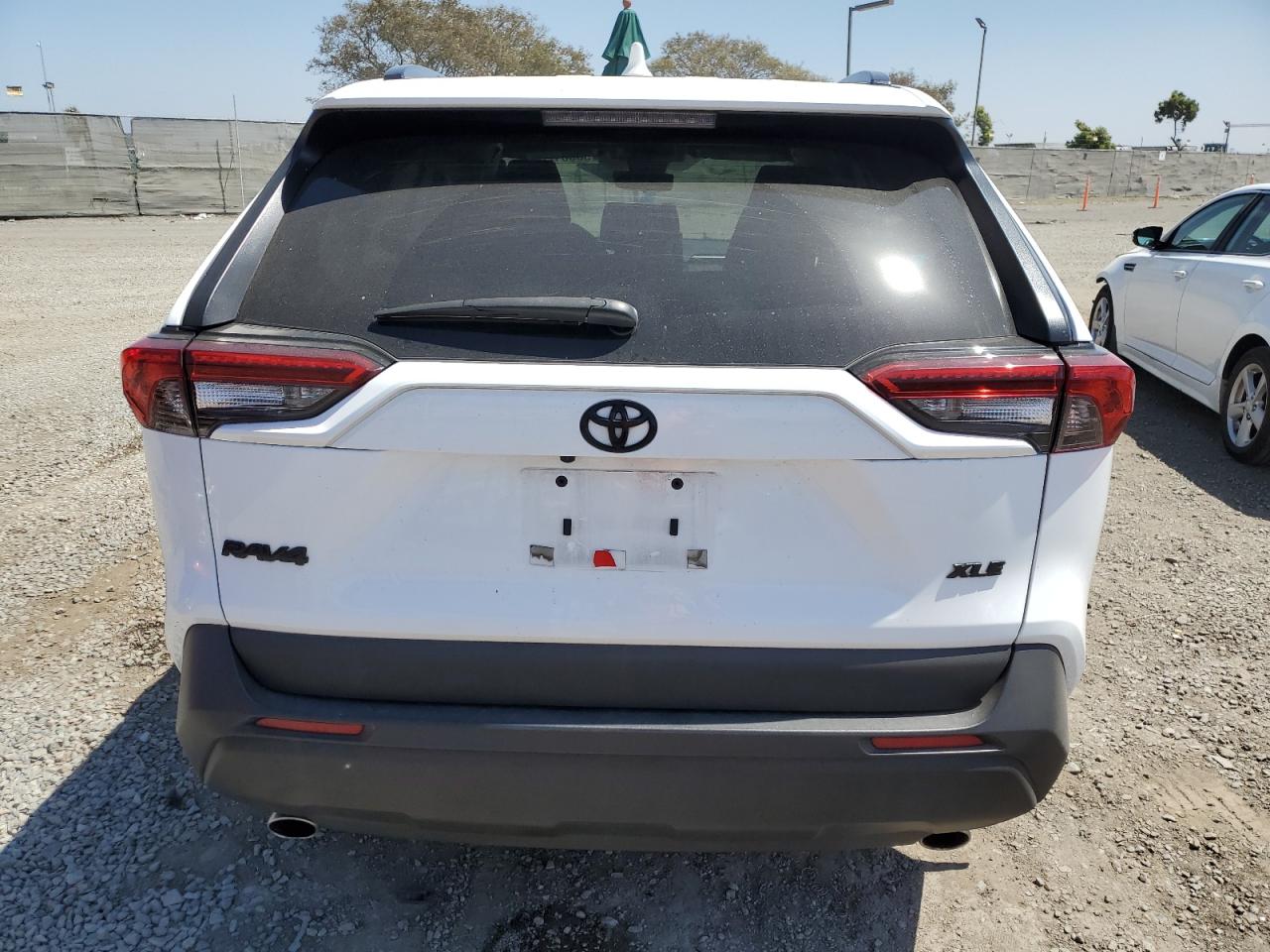 2021 Toyota Rav4 Xle vin: 2T3W1RFVXMC096592