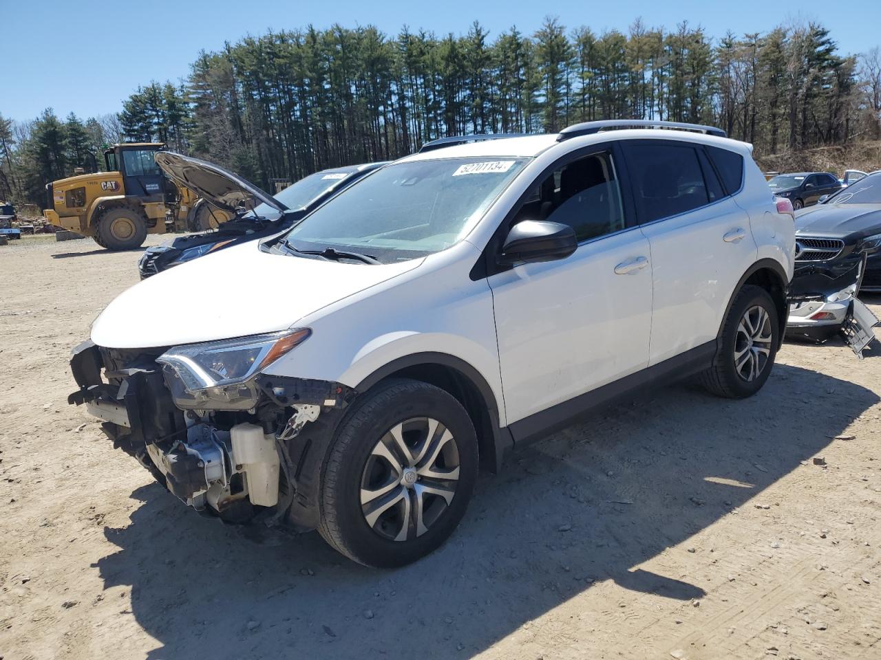 JTMBFREV3HJ117206 2017 Toyota Rav4 Le