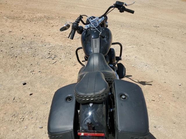 2019 HARLEY-DAVIDSON FLHC 1HD1YAJ13KC010743