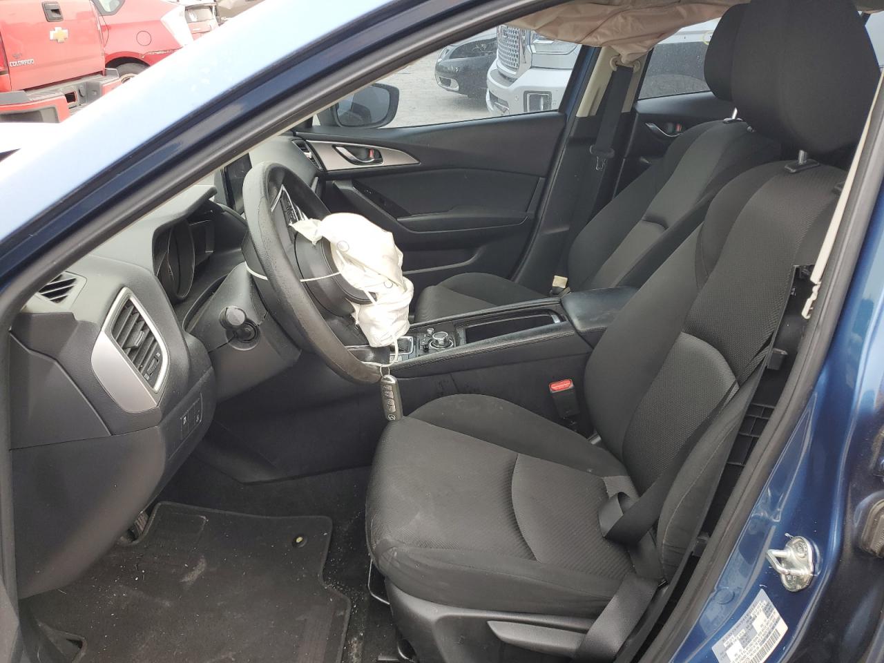 3MZBN1U72JM212725 2018 Mazda 3 Sport