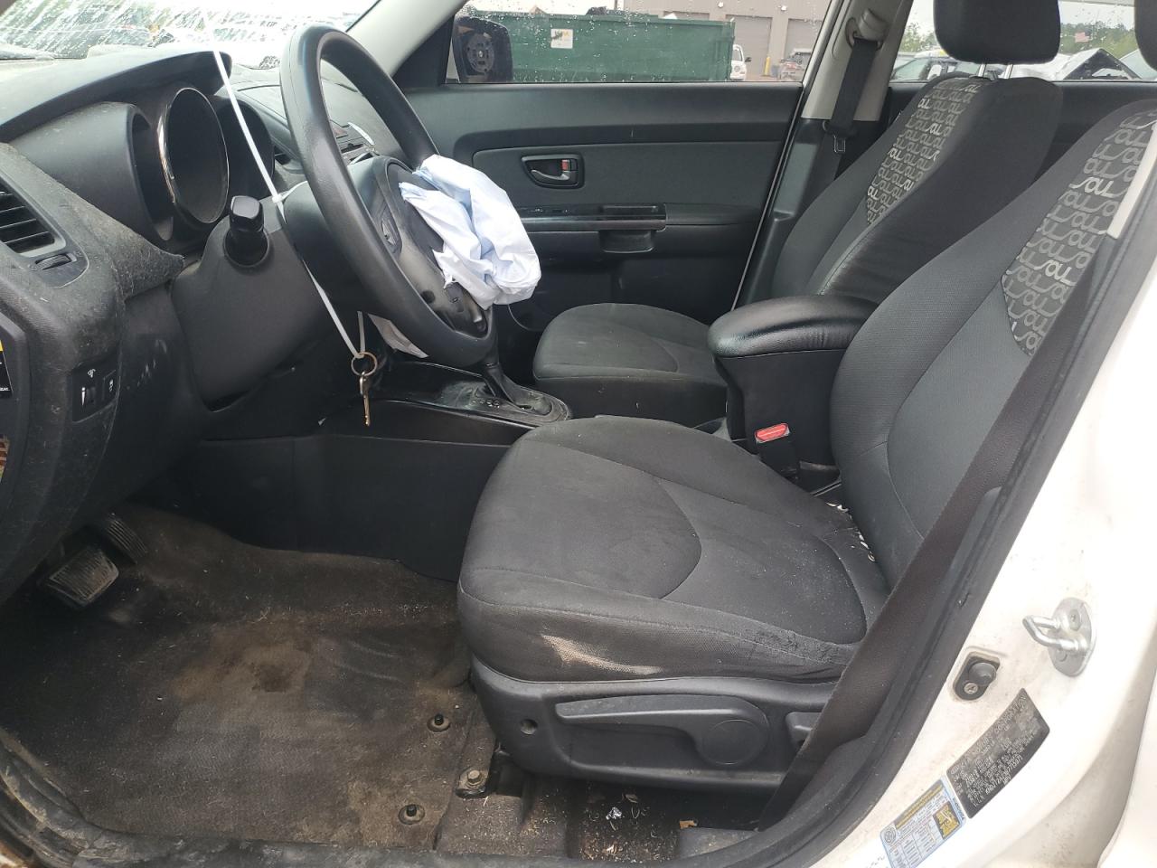 KNDJT2A23B7715971 2011 Kia Soul +