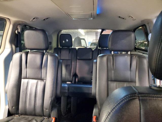 2015 CHRYSLER TOWN & COU - 2C4RC1BG6FR741864